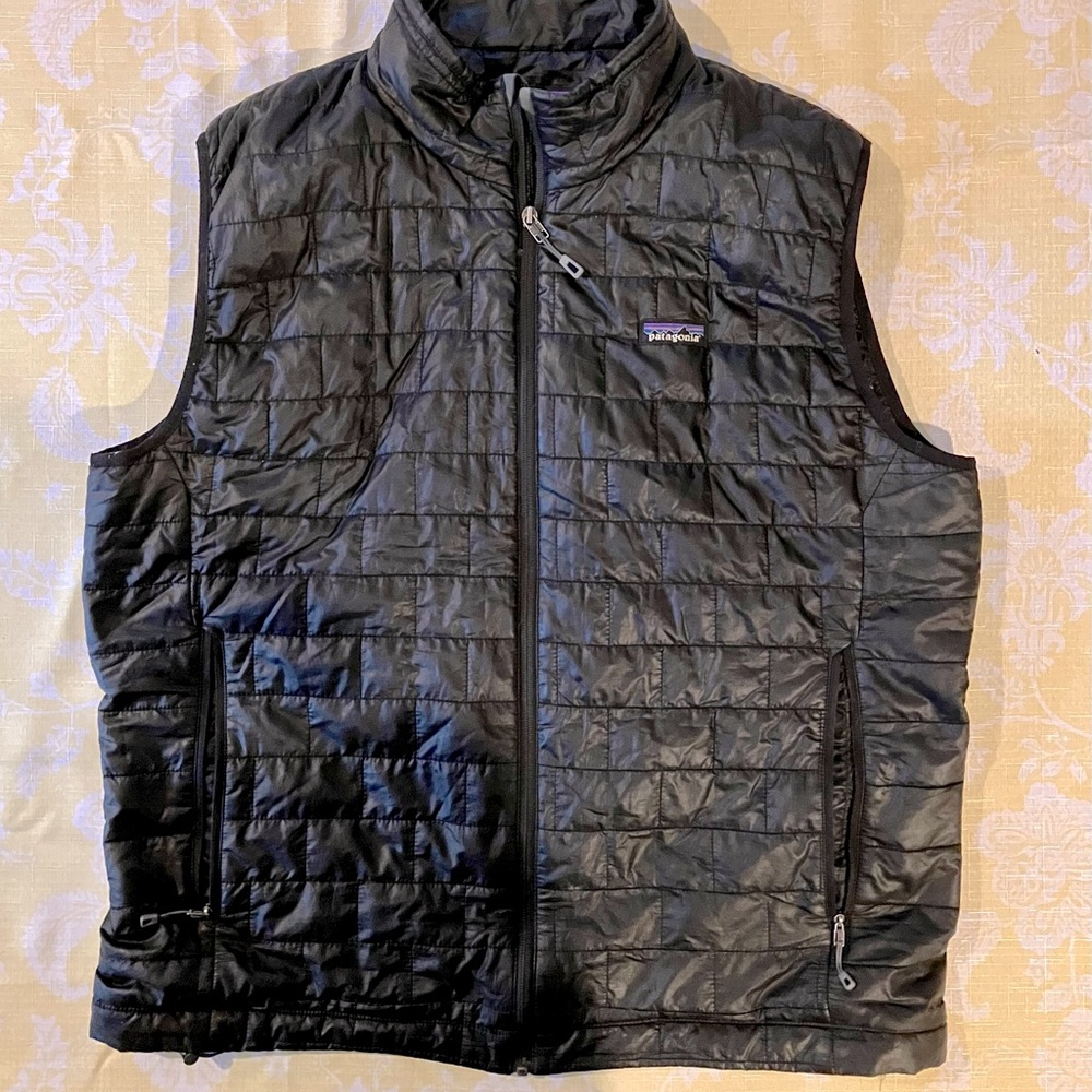 Patagonia Men's Nano Puff® Vest (XL) - barely worn, excellent condition.